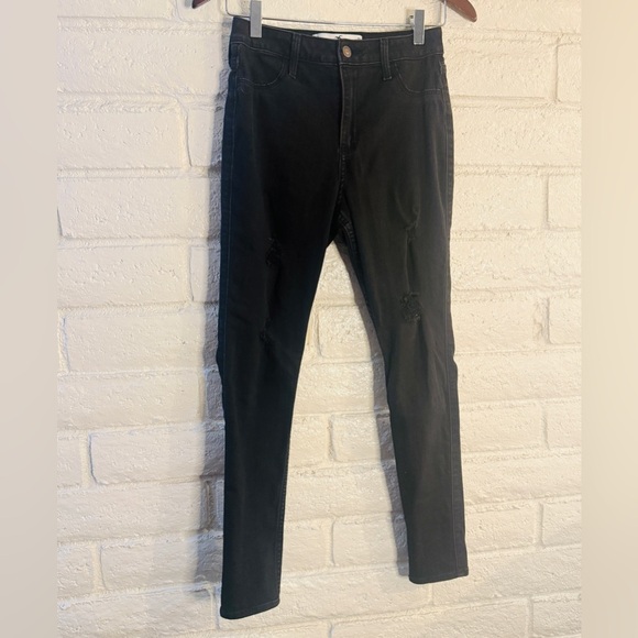 Hollister Denim - Hollister Curvy High Rise Black Distressed Skinny Jeans W27 L28